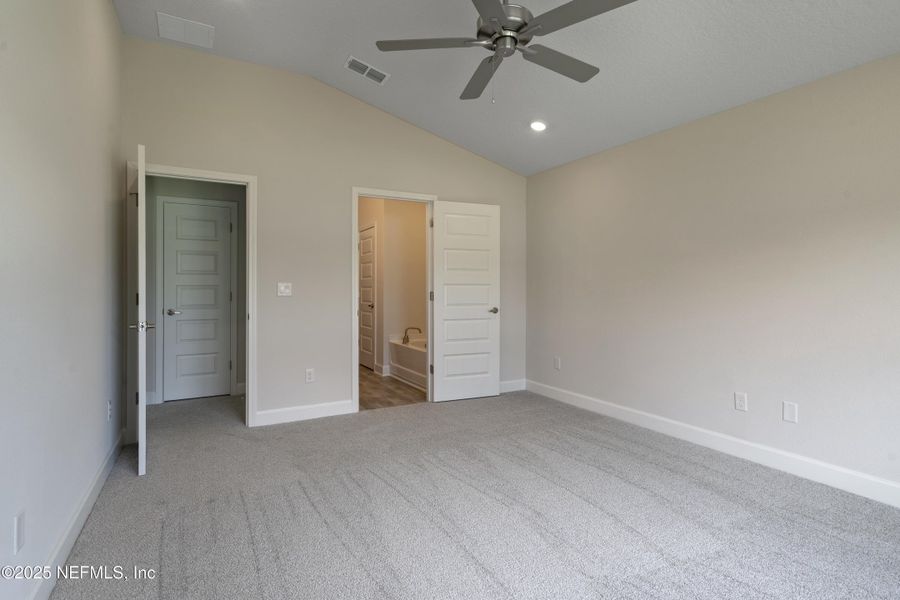Spacious, unfurnished interior of a new home in Summerglen, Jacksonville (Image 9). Spacious, unfurnished interior of a new home in Summerglen, Jacksonville (Image 9).