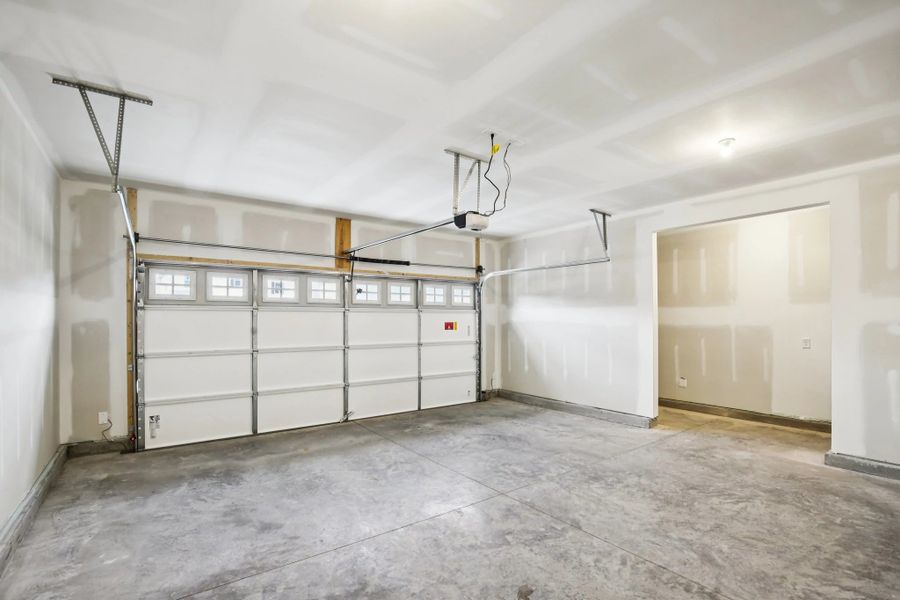 Spacious, unfurnished interior of a new home in Willow Landing, Mount Juliet (Image 22).