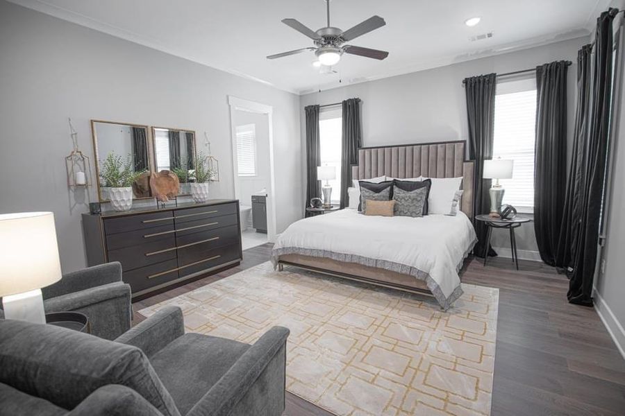 Furnished interior view inside a new home in Myers Park, Arlington (Image 7).