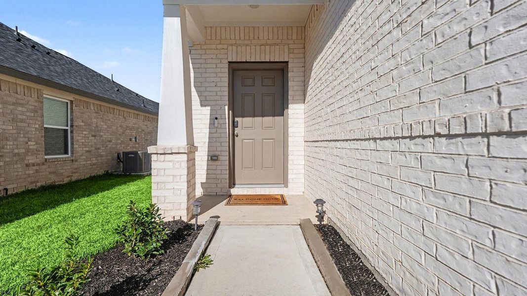 Exterior details and patio area of a home in , Baytown (Image 4).
