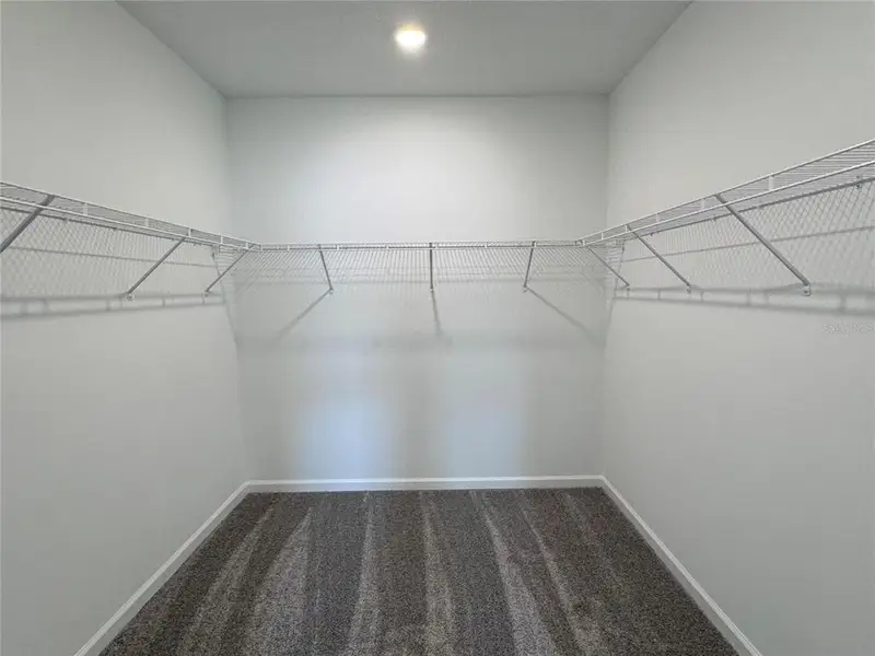 Spacious, unfurnished interior of a new home in , Kissimmee (Image 23).