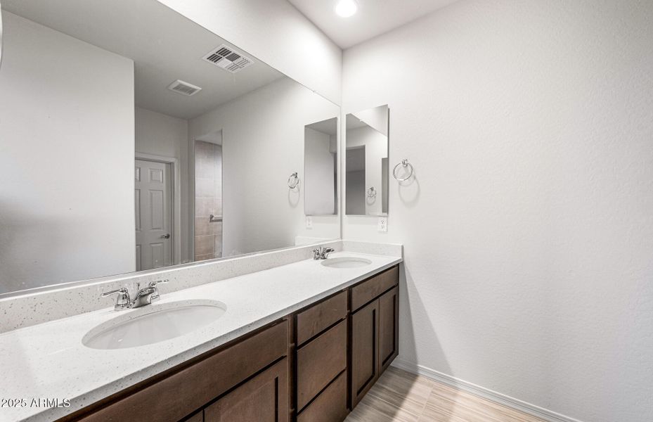 Owner's Bathroom Owner's Bathroom