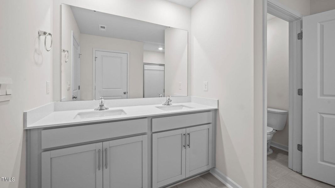 1121 Middlecrest Drive 1121 Middlecrest Drive