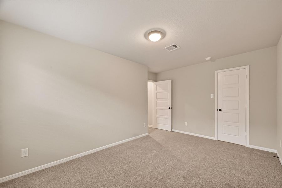 Spacious, unfurnished interior of a new home in , South Houston (Image 17).