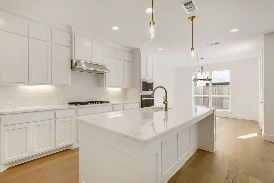 621 Damsel June - Kitchen