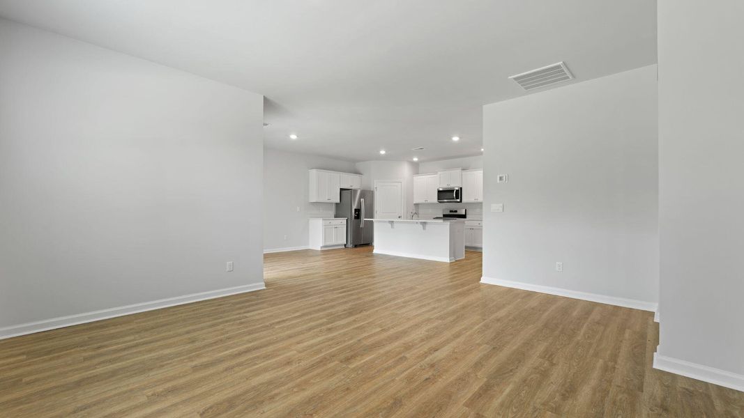 Spacious, unfurnished interior of a new home in Hillcrest, Ravenel (Image 26).