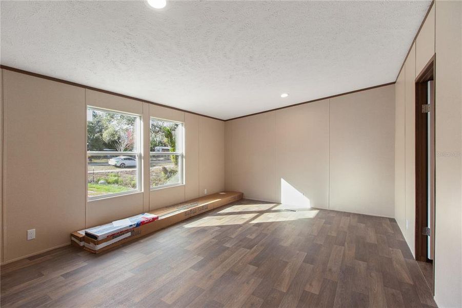 Spacious, unfurnished interior of a new home in , Hudson (Image 17).