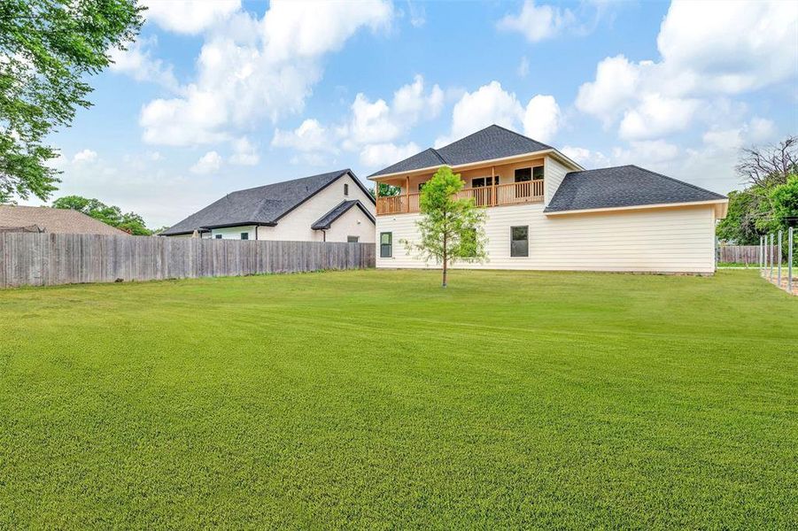 Exterior details and patio area of a home in , Forney (Image 4).