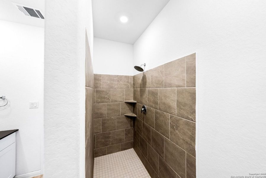 Furnished interior view inside a new home in , Bulverde (Image 4).