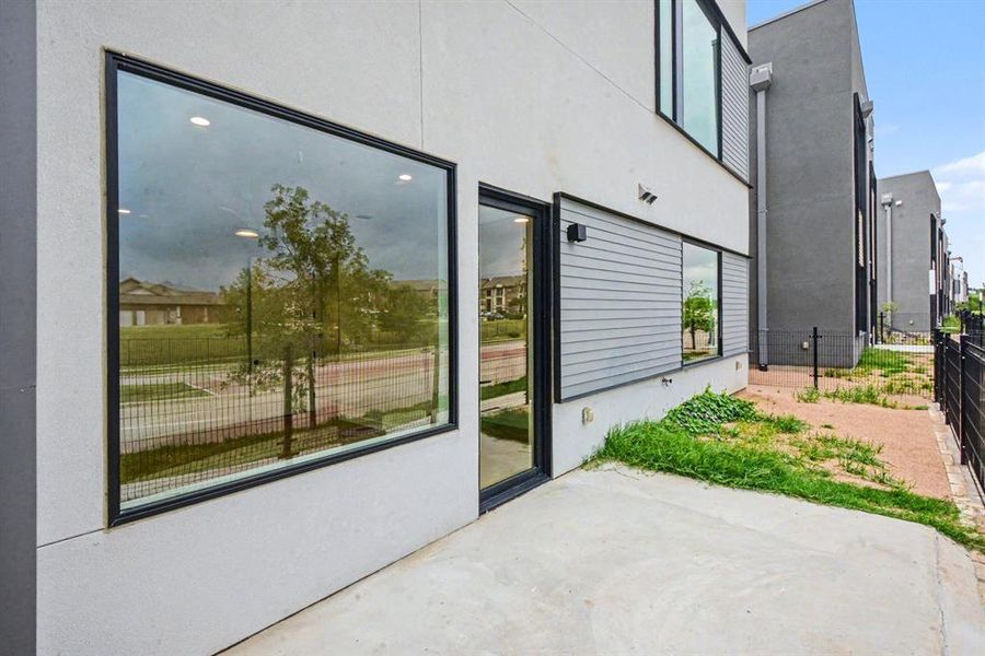 Exterior details and patio area of a home in , Carrollton (Image 23).