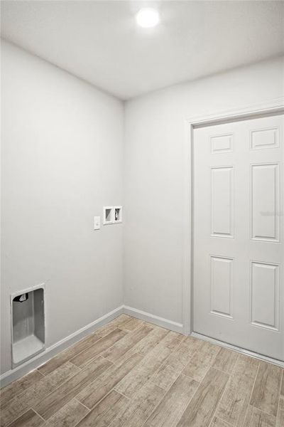 Spacious, unfurnished interior of a new home in , Okeechobee (Image 14).