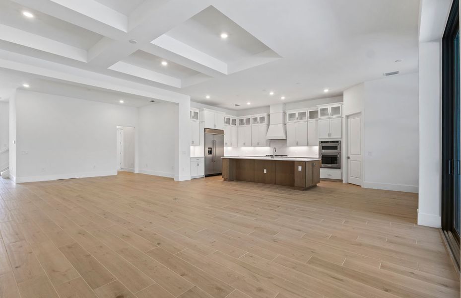 Spacious, unfurnished interior of a new home in Terreno, Naples (Image 24).