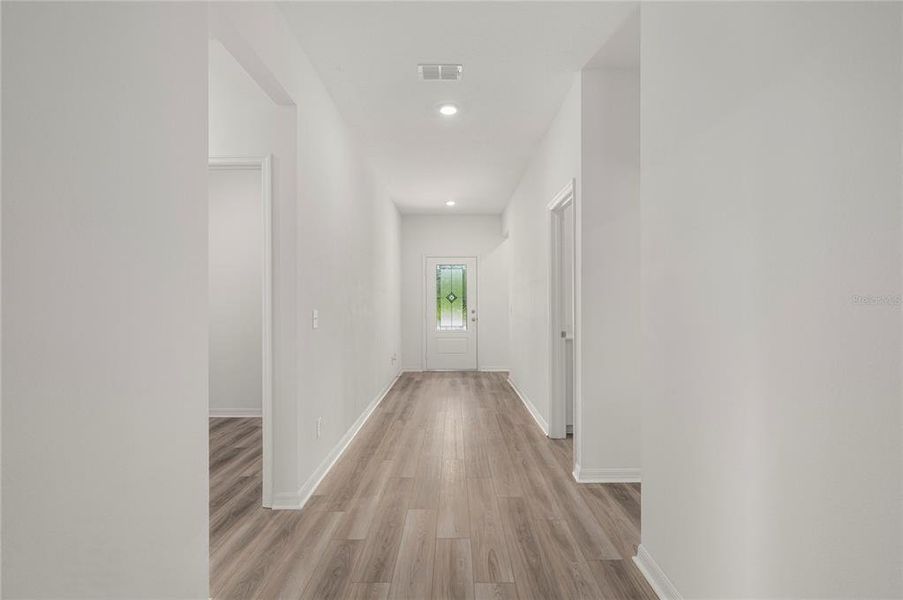 Spacious, unfurnished interior of a new home in , Poinciana (Image 10).