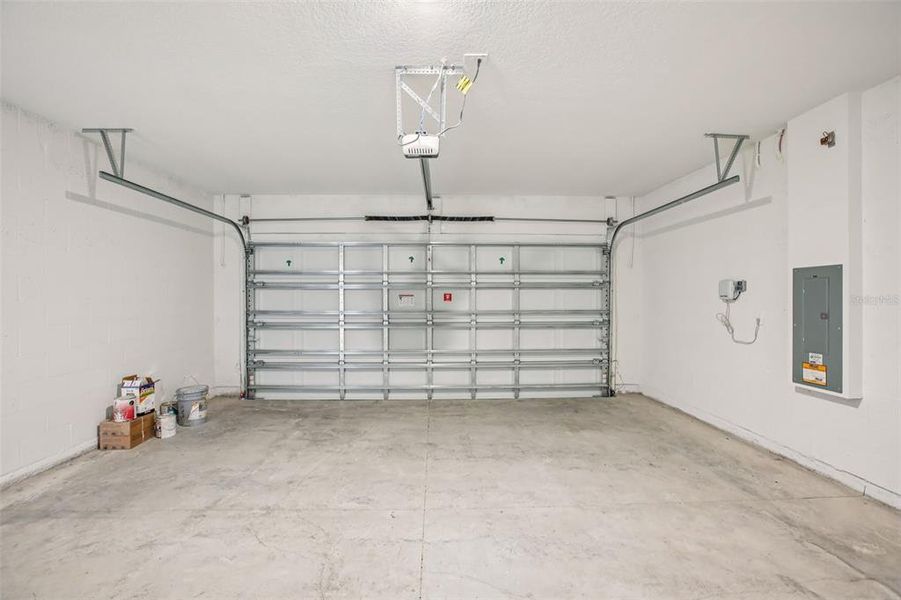 Spacious, unfurnished interior of a new home in Two Rivers - Classic Series, Zephyrhills (Image 17).