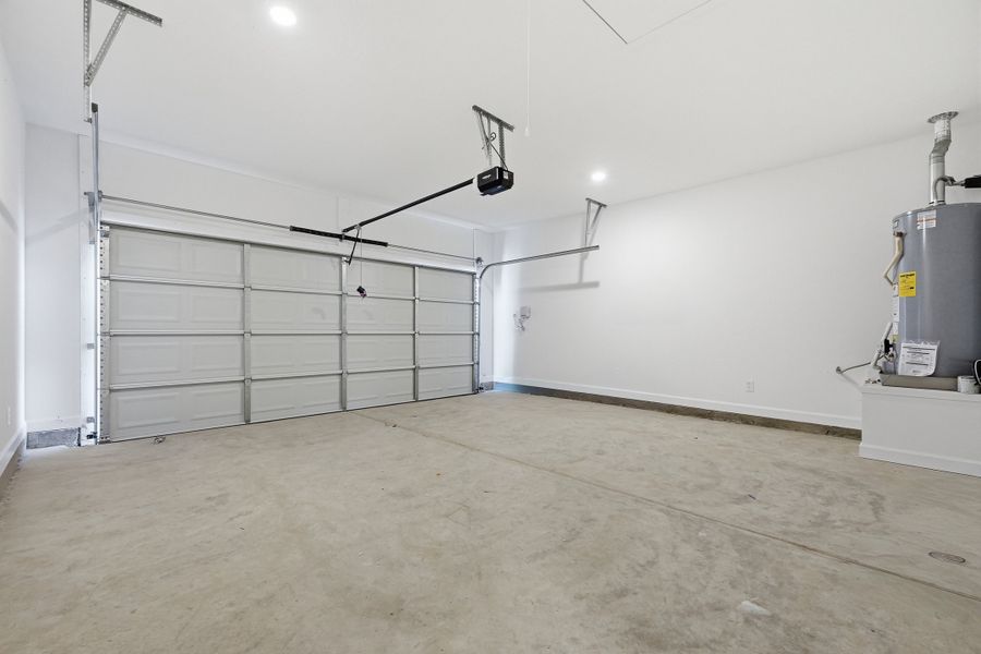 Spacious, unfurnished interior of a new home in McCarthy Estates, Defuniak Springs (Image 20). Spacious, unfurnished interior of a new home in McCarthy Estates, Defuniak Springs (Image 20).