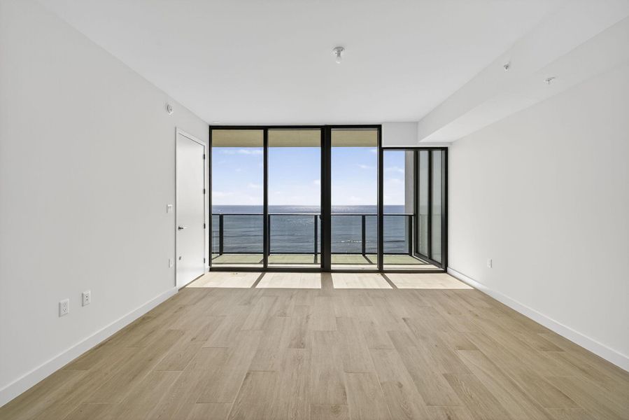 Spacious, unfurnished interior of a new home in , Pompano Beach (Image 43). Spacious, unfurnished interior of a new home in , Pompano Beach (Image 43).