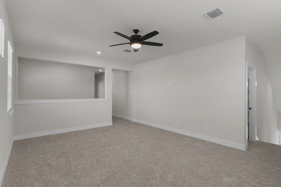Spacious, unfurnished interior of a new home in Berry Creek Highlands, Georgetown (Image 19).