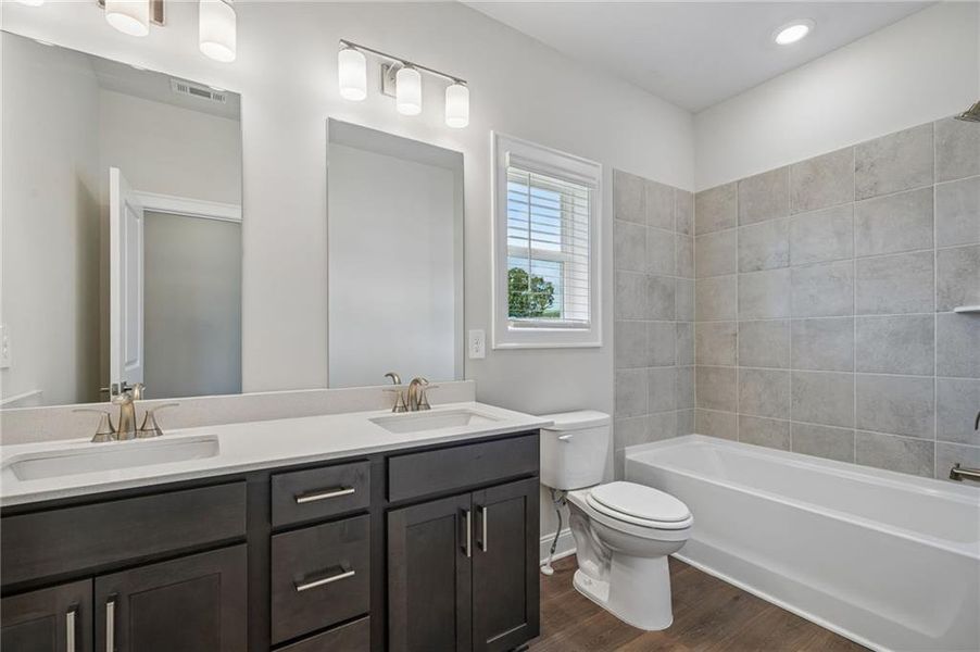 Furnished interior view inside a new home in River Pointe, Monroe (Image 12).
