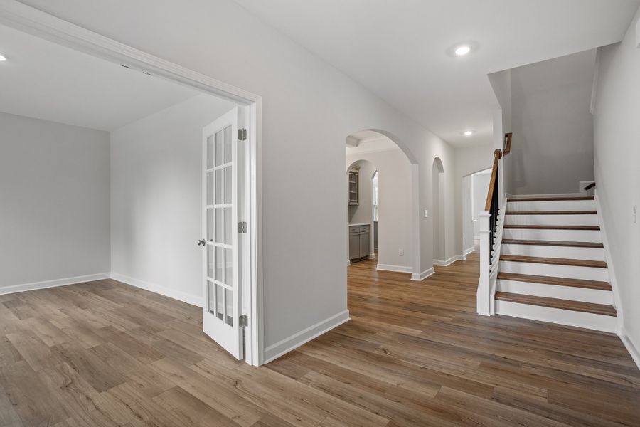 Spacious, unfurnished interior of a new home in Georgias Landing, Raleigh (Image 14).