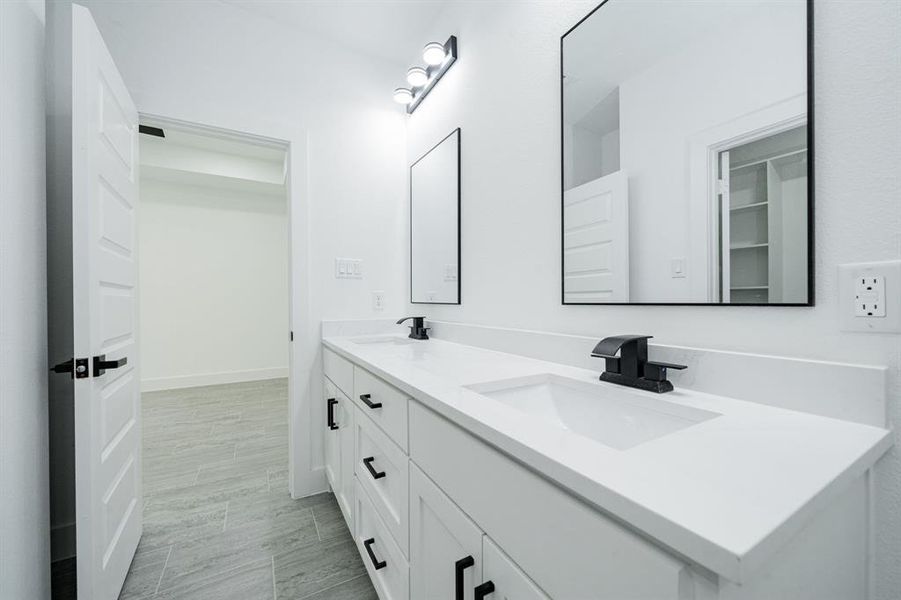 Furnished interior view inside a new home in , Malakoff (Image 11).