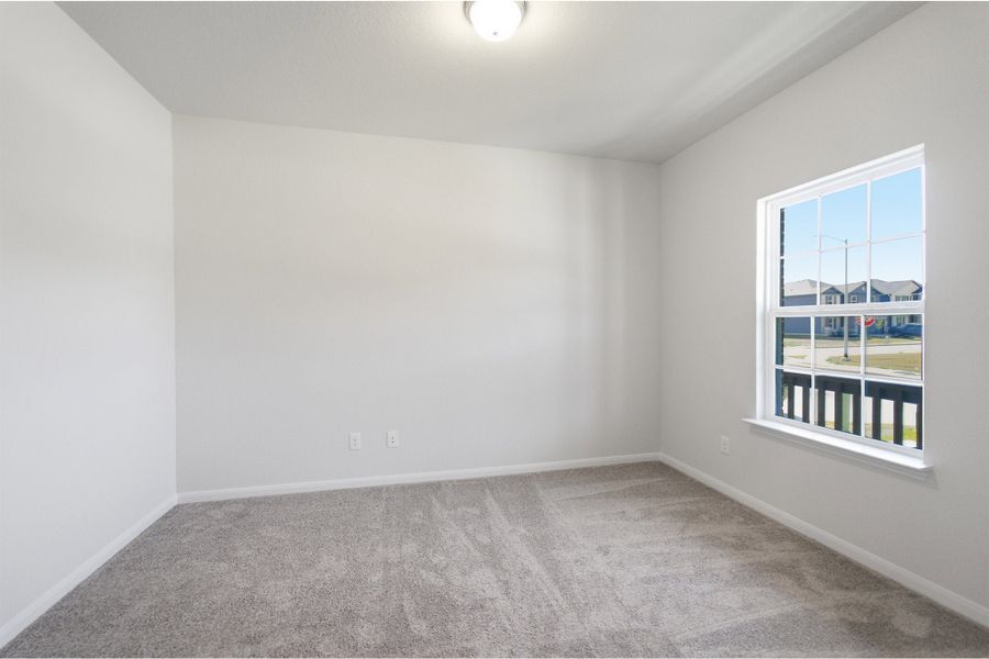 Spacious, unfurnished interior of a new home in Laurel Vistas, San Antonio (Image 24).