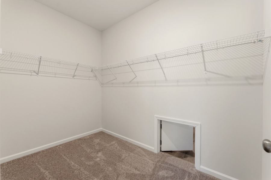 Spacious, unfurnished interior of a new home in Landmark Commons, Boiling Springs (Image 18).