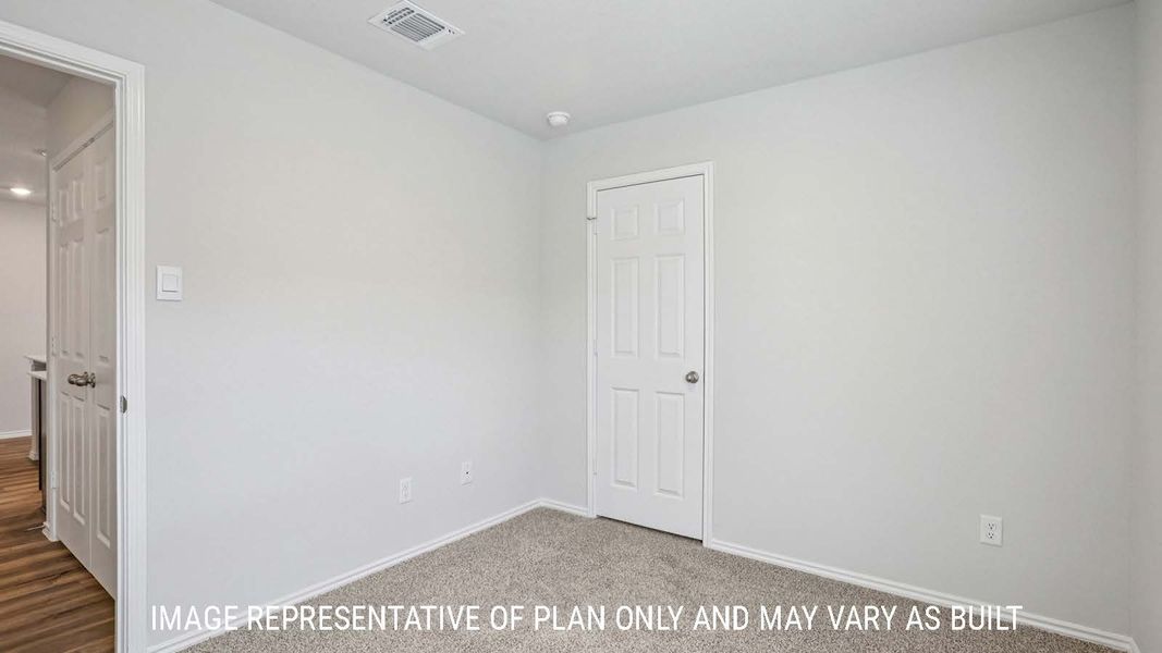 Spacious, unfurnished interior of a new home in The Villages at Schwertner Ranch, Jarrell (Image 23).