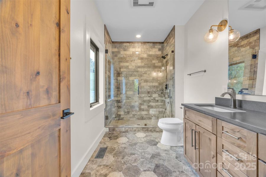Furnished interior view inside a new home in , Jefferson (Image 13).