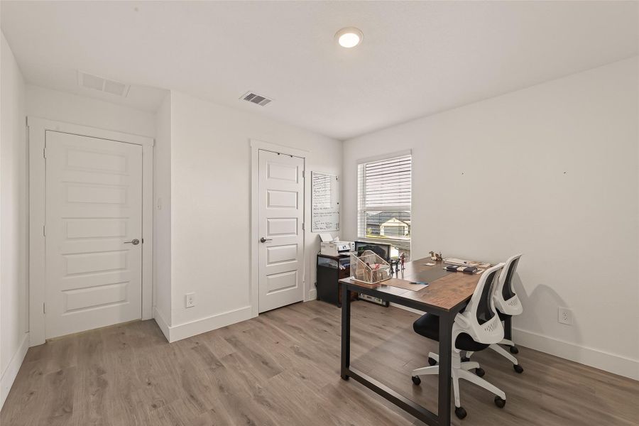 Furnished interior view inside a new home in , Fulshear (Image 31). Furnished interior view inside a new home in , Fulshear (Image 31).