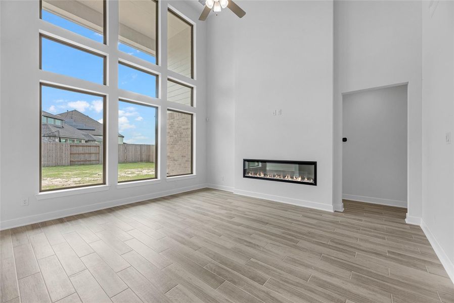 Spacious, unfurnished interior of a new home in Sunterra, Katy (Image 13).