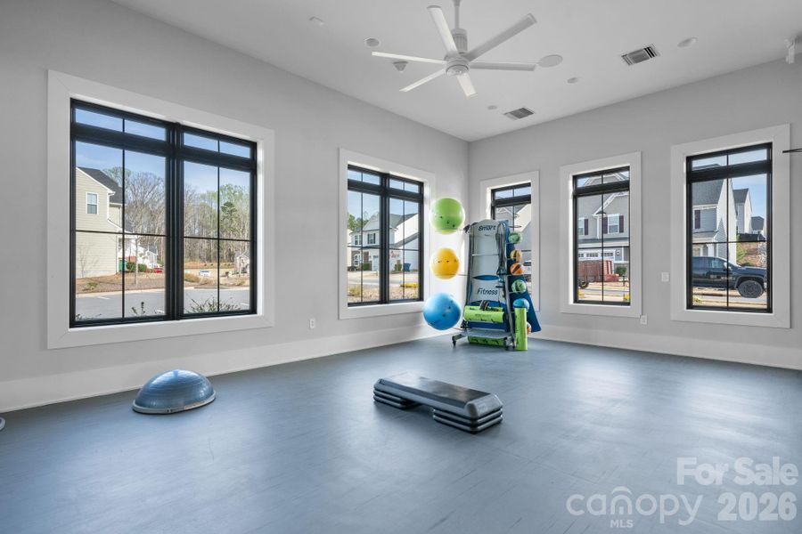 Community amenities in , Denver (Image 41).