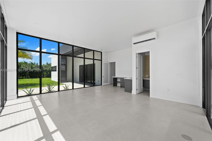 Spacious, unfurnished interior of a new home in , Homestead (Image 25).