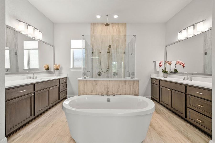 Ensuite Primary Bath! Deep Soaking Tub, Large Walk in Shower and Dual Vanities