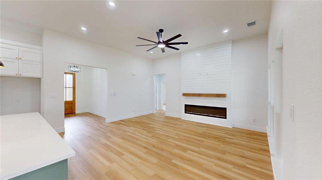Spacious, unfurnished interior of a new home in , Greenville (Image 30).