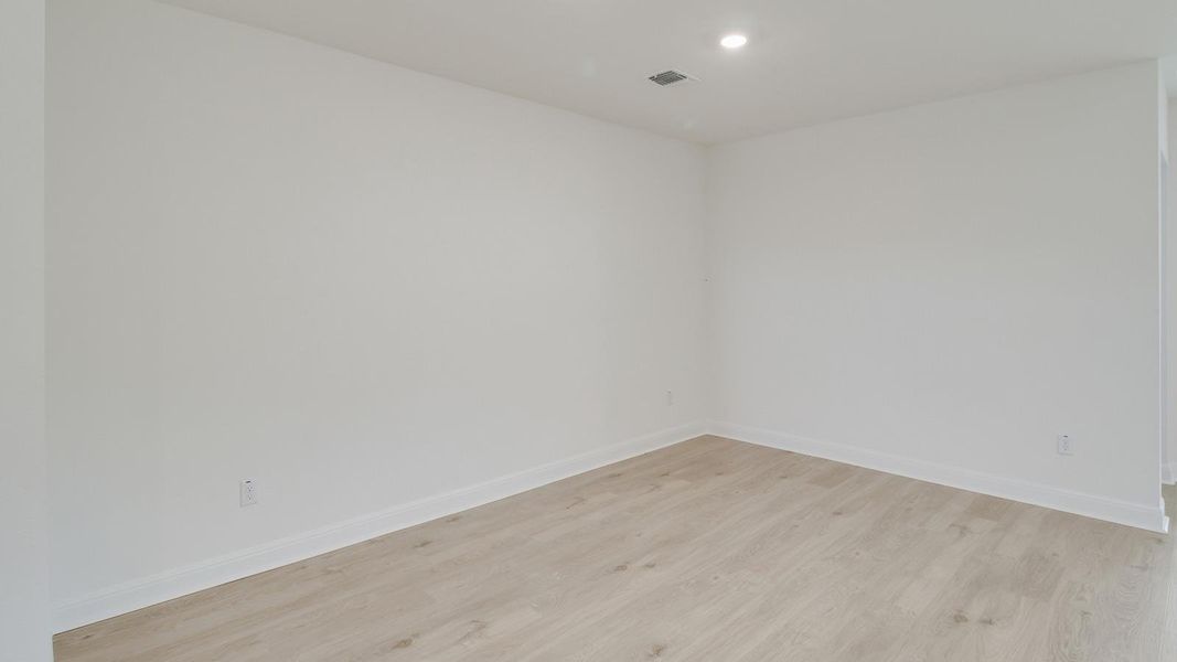 Spacious, unfurnished interior of a new home in Riverview, Georgetown (Image 9). Spacious, unfurnished interior of a new home in Riverview, Georgetown (Image 9).