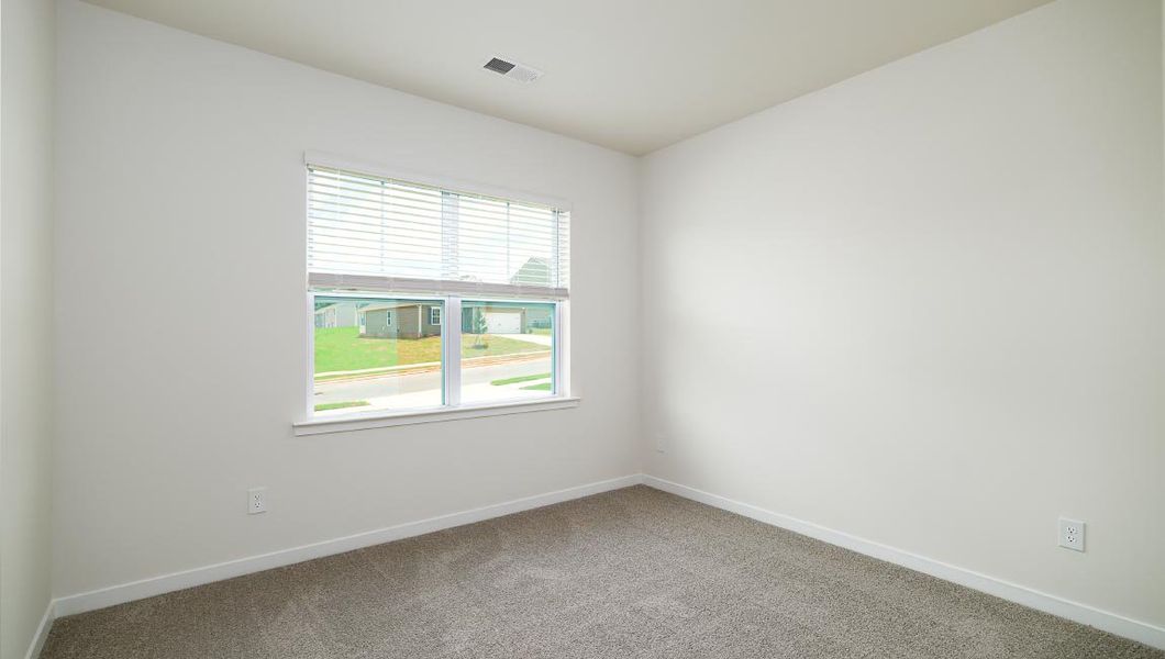 Spacious, unfurnished interior of a new home in Valley View, Waynesville (Image 18).