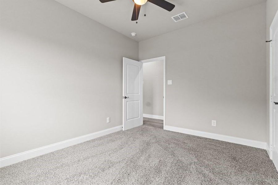 Spacious, unfurnished interior of a new home in , Kaufman (Image 19).