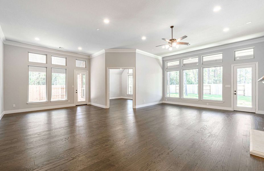 Representative unfurnished interior of a home built from the 3358 by Ravenna Homes in Artavia 70′, Conroe (Image 34).