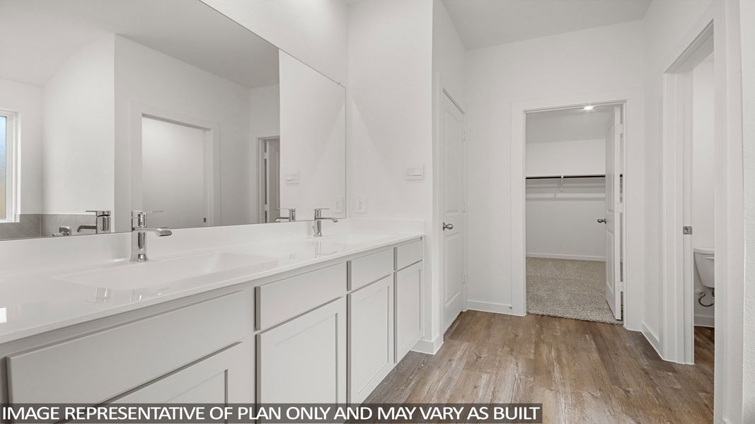 Furnished interior view inside a new home in Silverthorne, Conroe (Image 7). Furnished interior view inside a new home in Silverthorne, Conroe (Image 7).