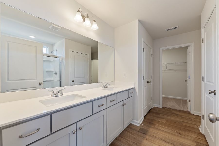 Furnished interior view inside a new home in Richmond Hill, Inman (Image 11).