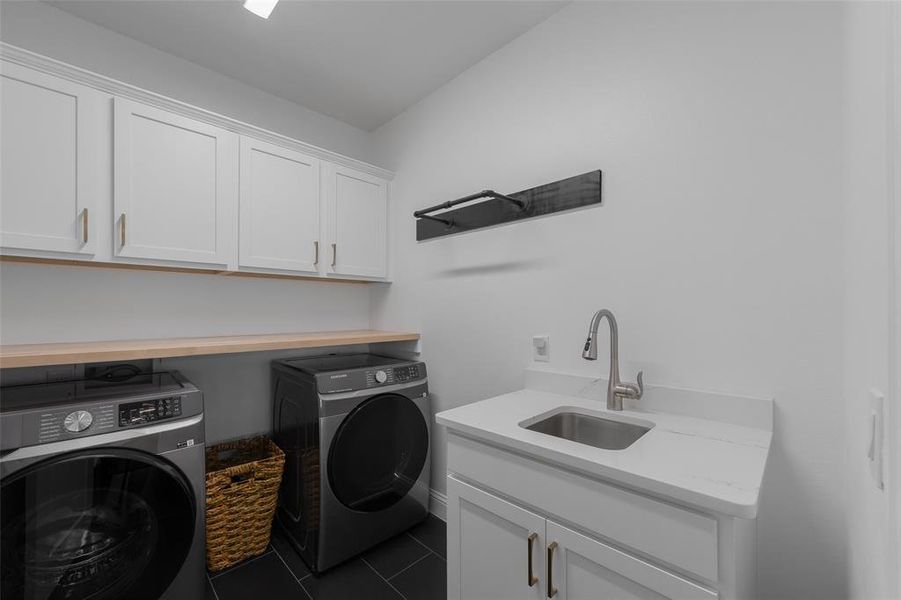 Furnished interior view inside a new home in , Allen (Image 26).