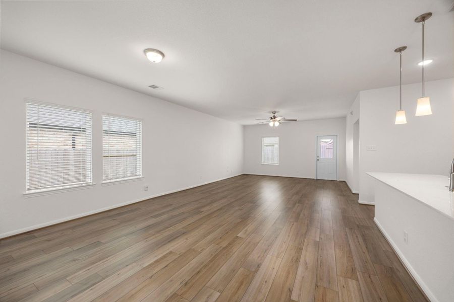 Spacious, unfurnished interior of a new home in Glen Oaks, Magnolia (Image 34). Spacious, unfurnished interior of a new home in Glen Oaks, Magnolia (Image 34).