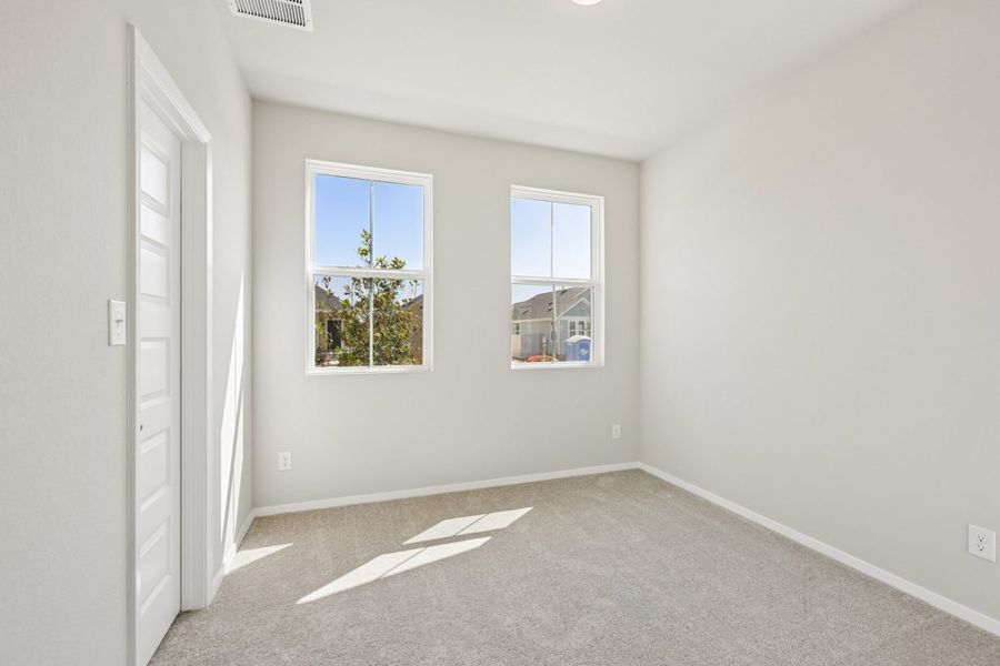 Spacious, unfurnished interior of a new home in Harvest Ridge, Elgin (Image 16). Spacious, unfurnished interior of a new home in Harvest Ridge, Elgin (Image 16).