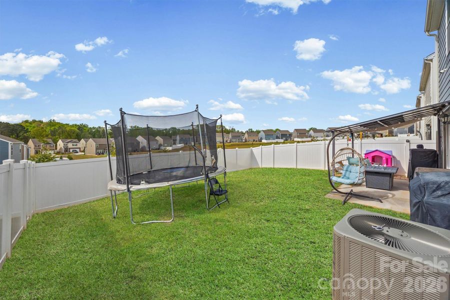 Exterior details and patio area of a home in Fergus Crossing, York (Image 3).