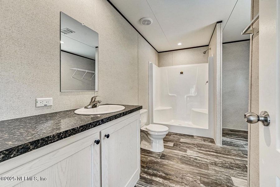 Furnished interior view inside a new home in , Palatka (Image 4).