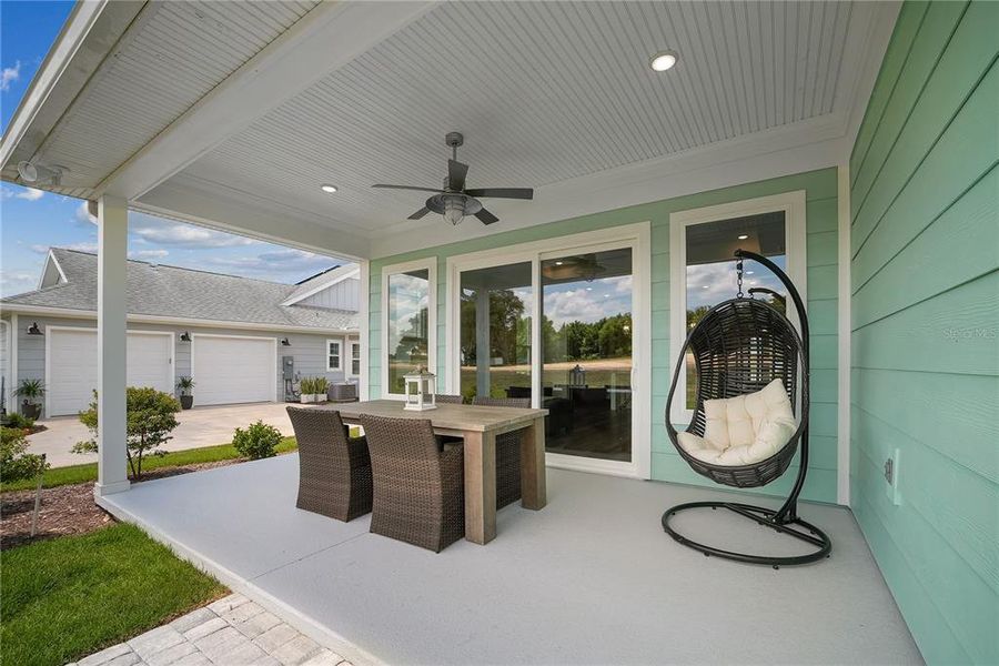 Exterior details and patio area of a home in , Lady Lake (Image 27).