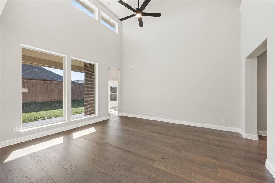 Spacious, unfurnished interior of a new home in Sable Creek, Sanger (Image 26).
