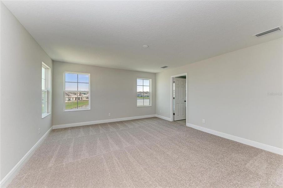Spacious, unfurnished interior of a new home in Mirada, San Antonio (Image 26).