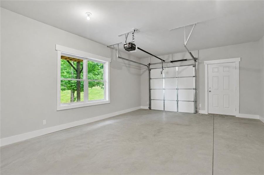 Spacious, unfurnished interior of a new home in , Hoschton (Image 20). Spacious, unfurnished interior of a new home in , Hoschton (Image 20).
