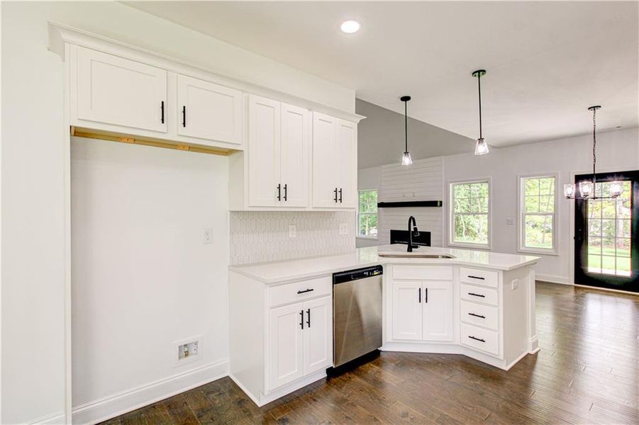Furnished interior view inside a new home in , Villa Rica (Image 18).